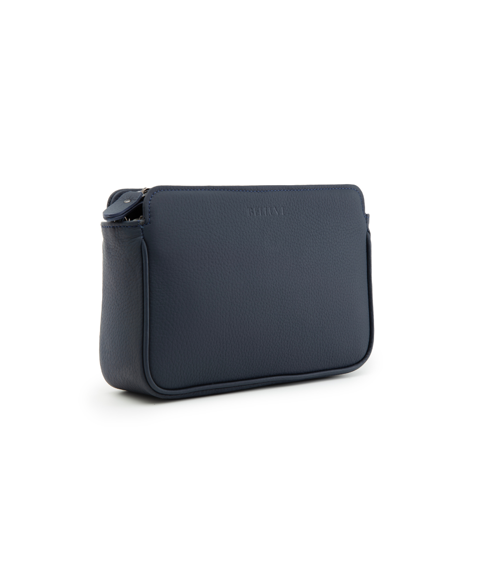 L'allure con tracolla nera