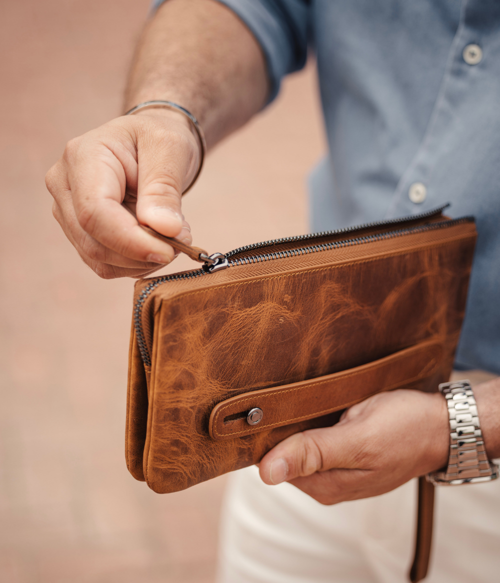 Belluvi Clutch & Crossbody Bundle